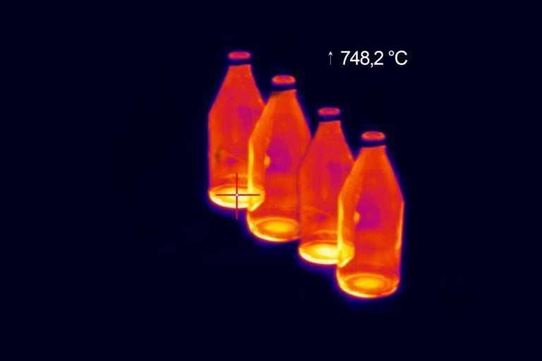 Hot spot detection in glass bottle production